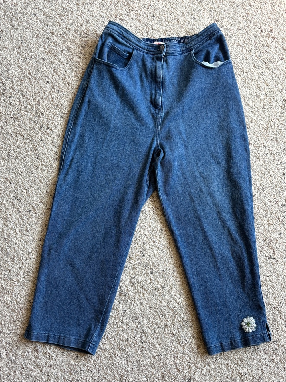 Quacker Factory Medium Wash Blue Stretch Jeans with Floral Accent Women’s M